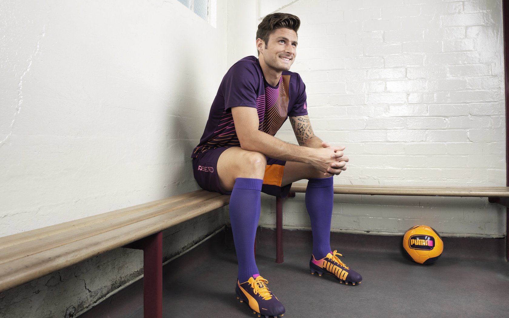 “英超最终冲刺，领头羊全员迎战强敌”，英超榜首大战