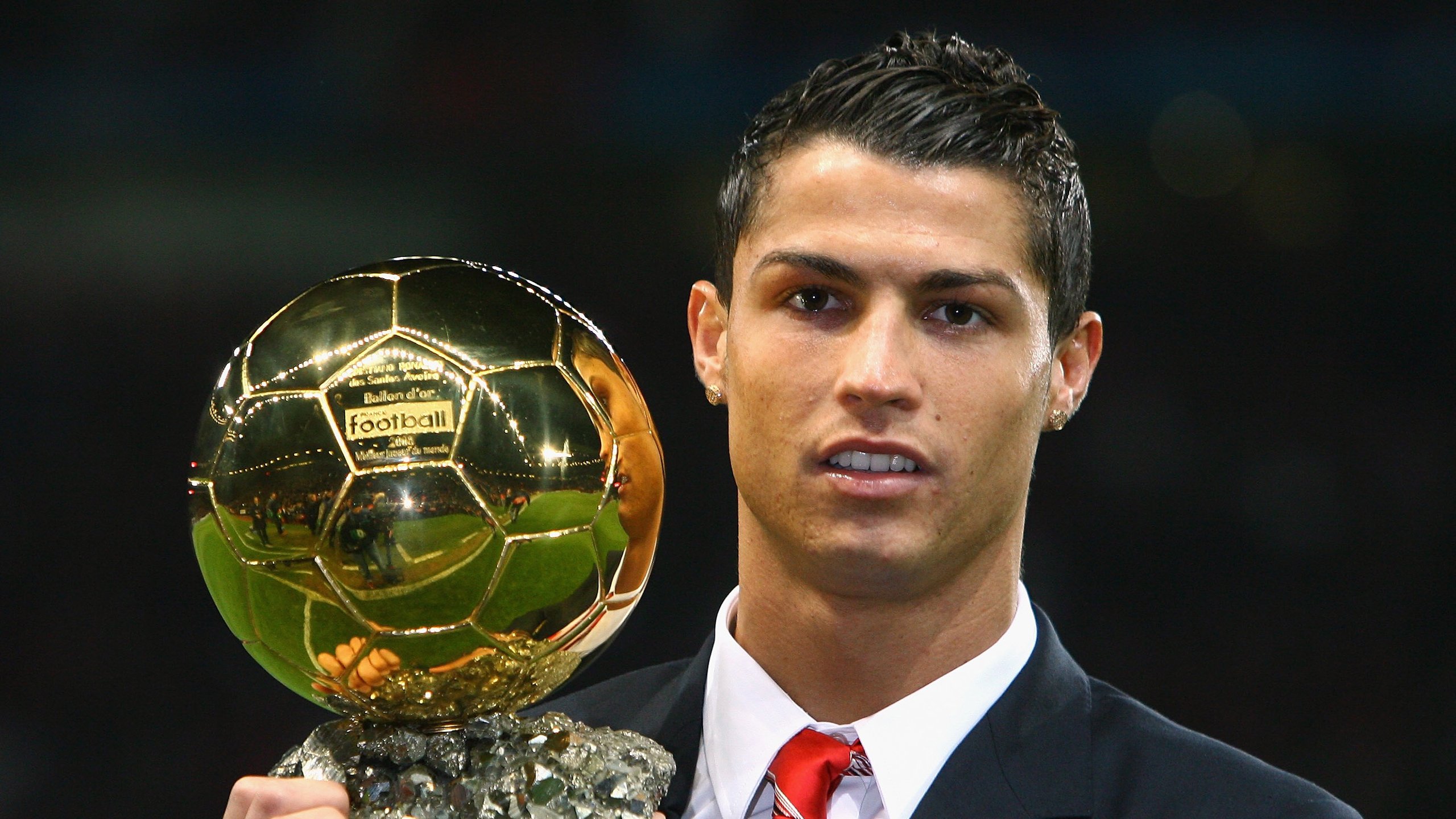 欧冠夜空星光闪耀，明星球员的足球盛宴，欧冠热门球星