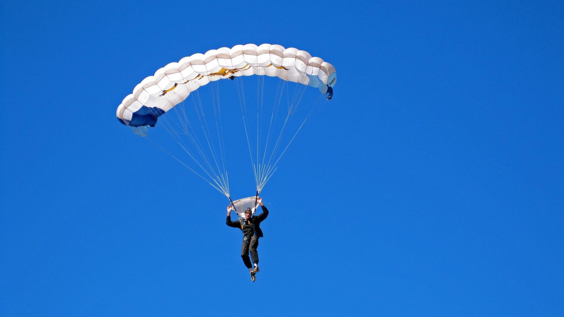 社区力量壮大：打造多元文化融合的电竞粉丝圈，社区粉丝运营模式