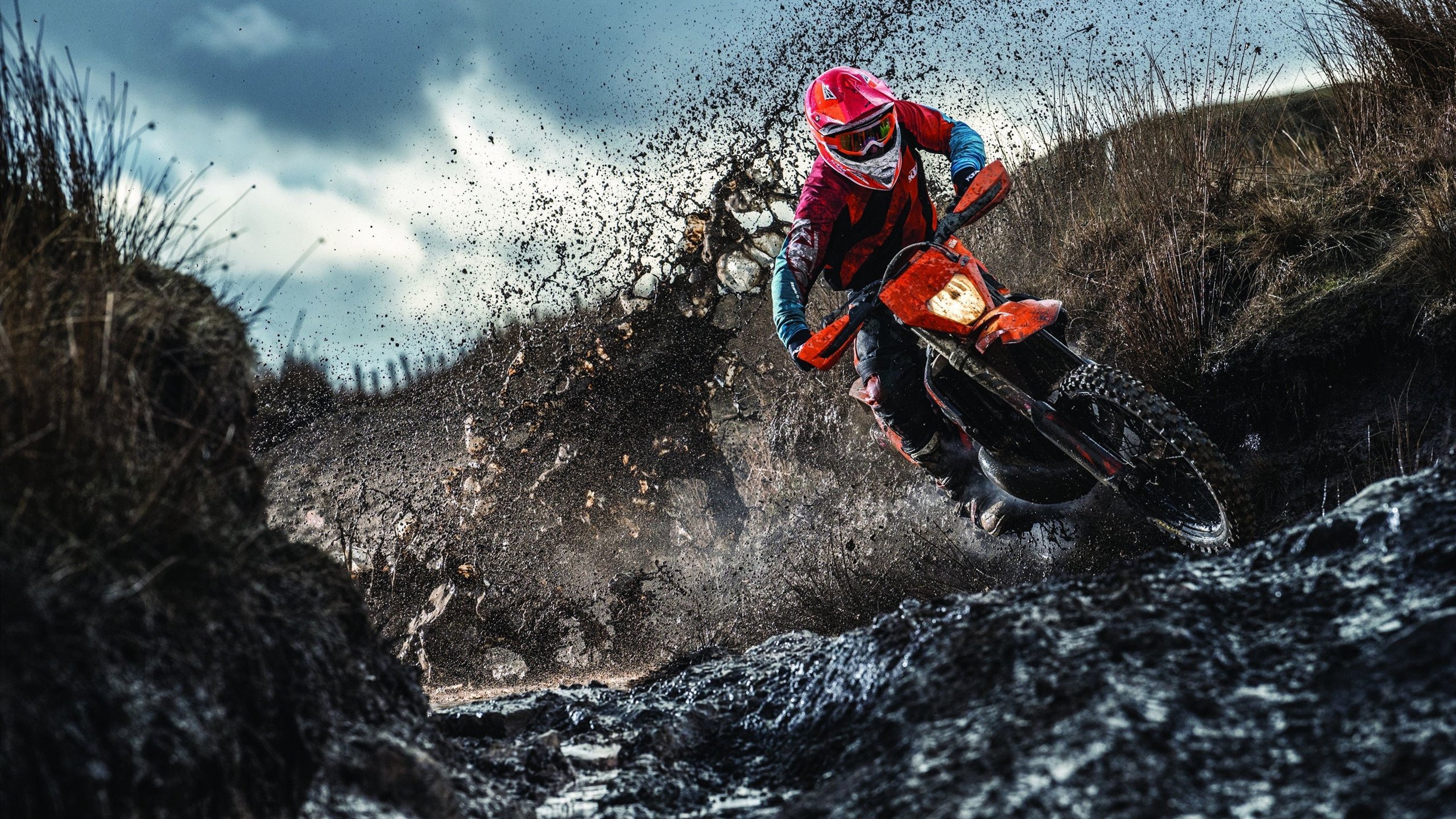 英超：热刺4-2爆冷击败利物浦，孙兴慜精彩表现，热刺完胜利兹联 孙兴慜百球里程碑